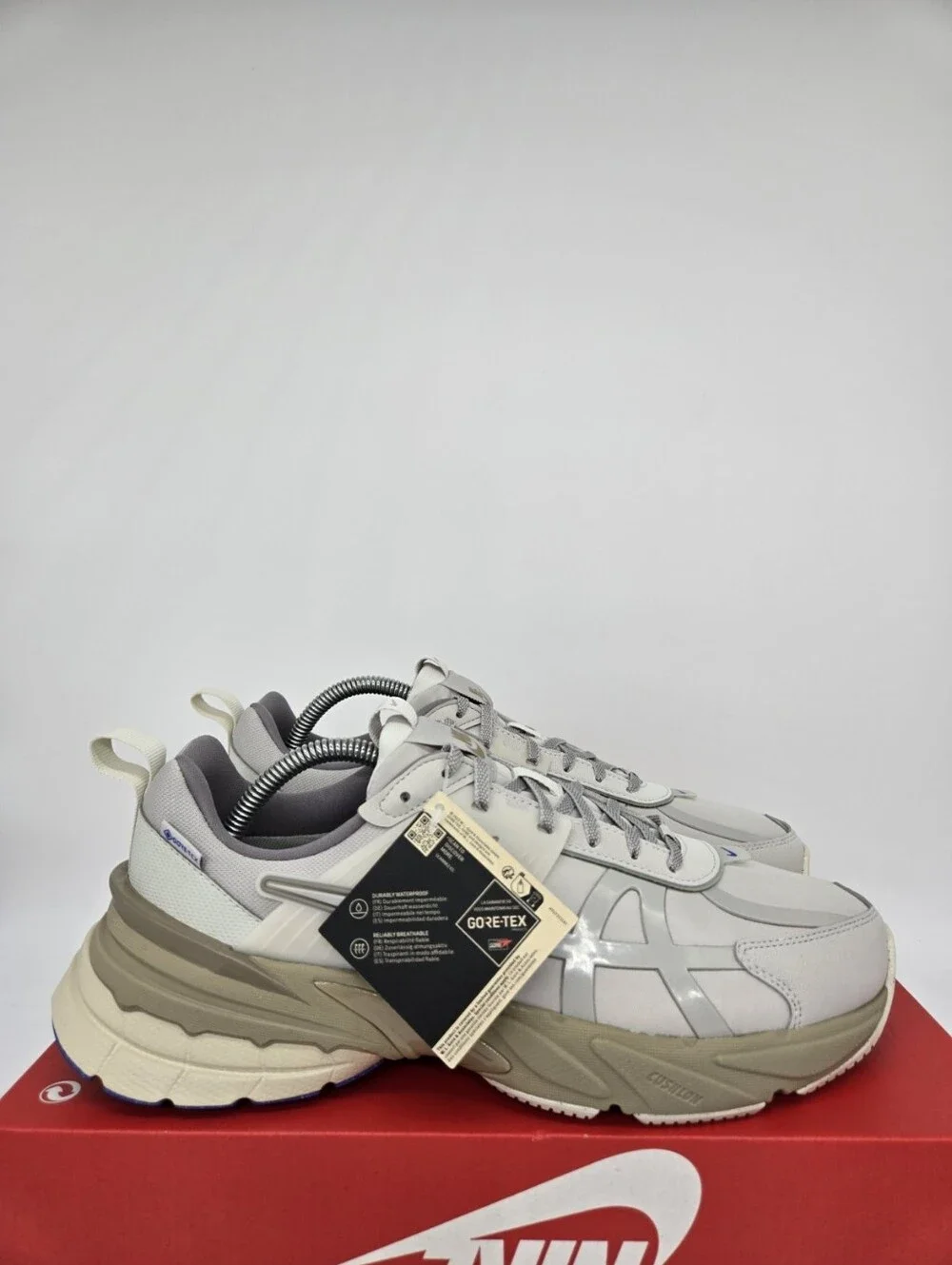 Nike V2K Run GORE-TEX Women's Waterproof Shoes Size 10